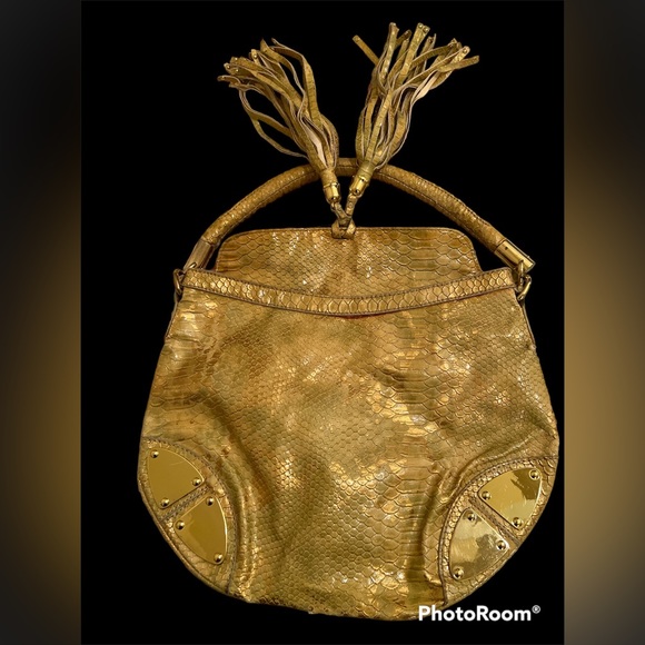 VIETA Gold Crocodile bag with gold metal trimmings & two tassels. Very roomy👌💝 - Picture 5 of 10